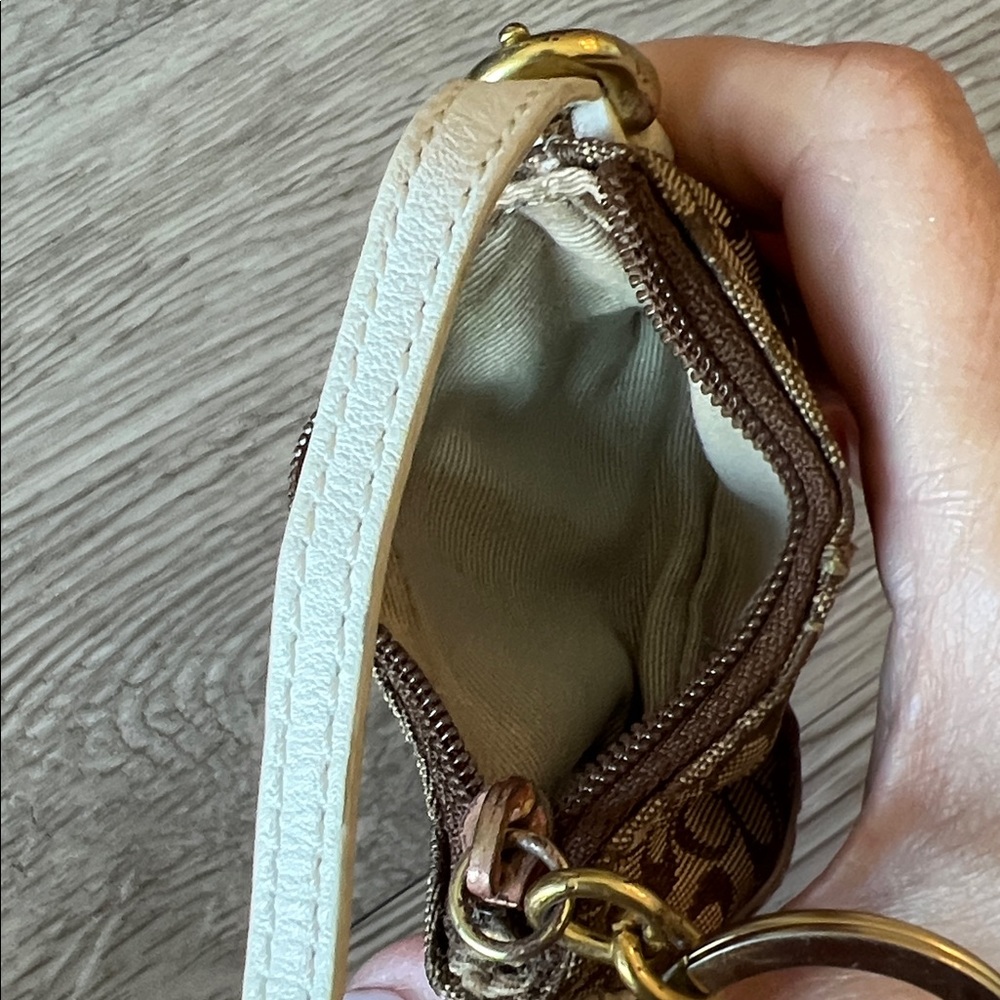 COACH SoHo keychain Mini bag charm coin purse Brown w/ White leather Gold studs - Picture 9 of 11